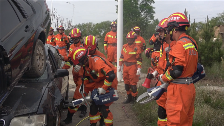 慶陽消防救援部門開展跨區域地震救援實戰演練