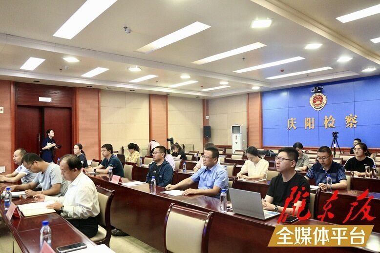 參加新聞發布會的媒體記者