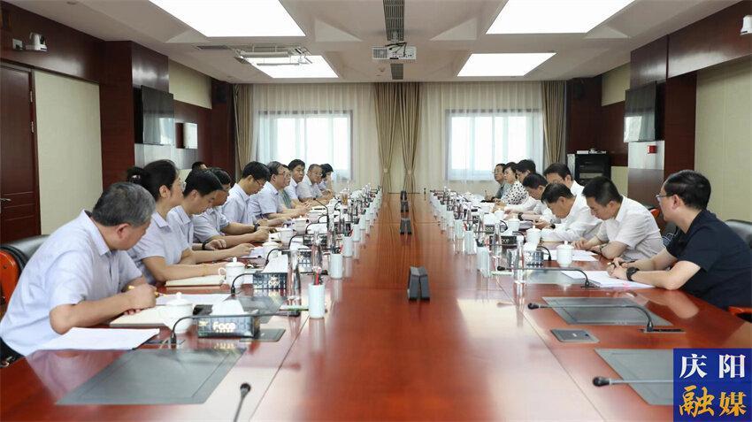 周繼軍帶隊赴省農村信用聯社洽談深化合作事宜