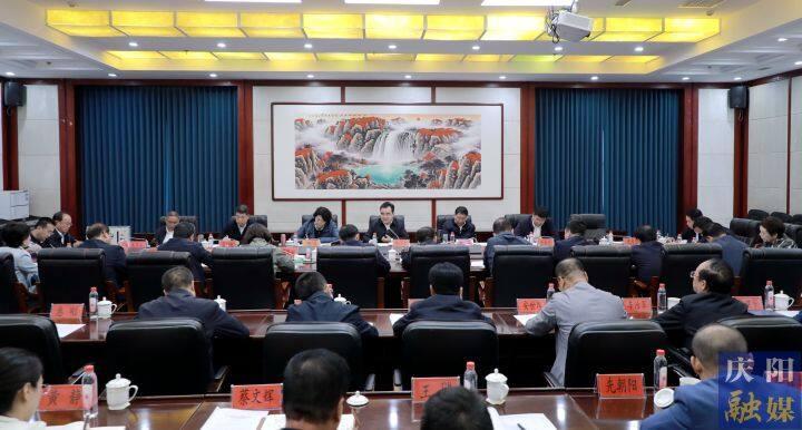 黃澤元周繼軍在檢查第十八屆慶陽香包民俗文化節準備工作時強調 突出主題特色 靠實工作任務 高效協同配合 努力把節會辦成喜慶精彩增光添彩的盛會