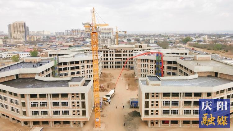 西峰區學院路實驗學校建設項目加速推進 確保今年8月建成投用