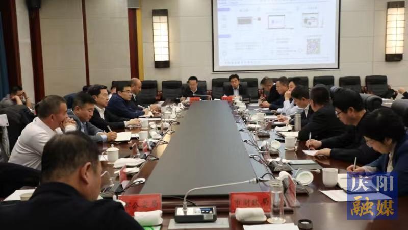 周繼軍與零一萬物創始人李開復座談