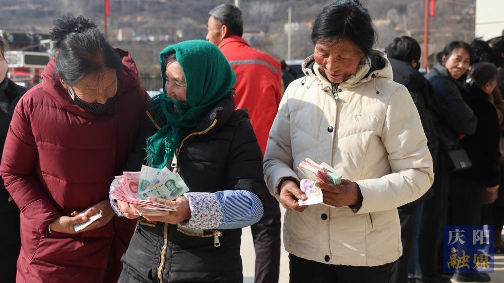 【攝影報道】華池：龍頭企業示范帶動  中藥材種植戶喜獲百萬分紅