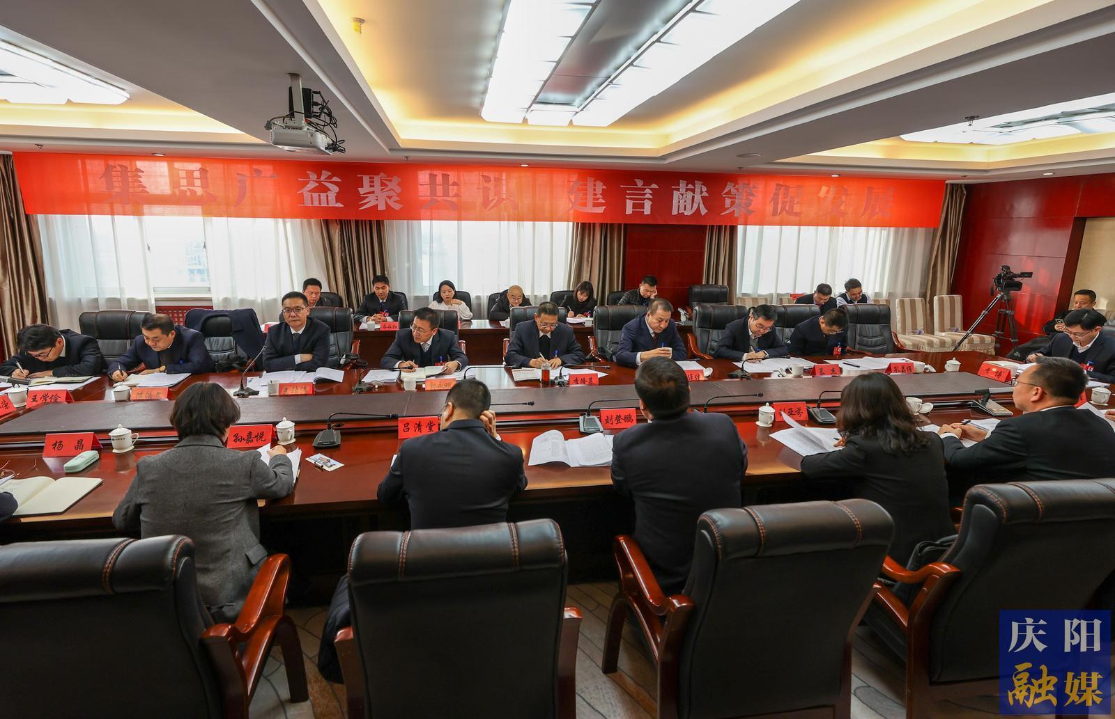 【圖說兩會】市政協委員分組討論政府工作報告和計劃、財政報告