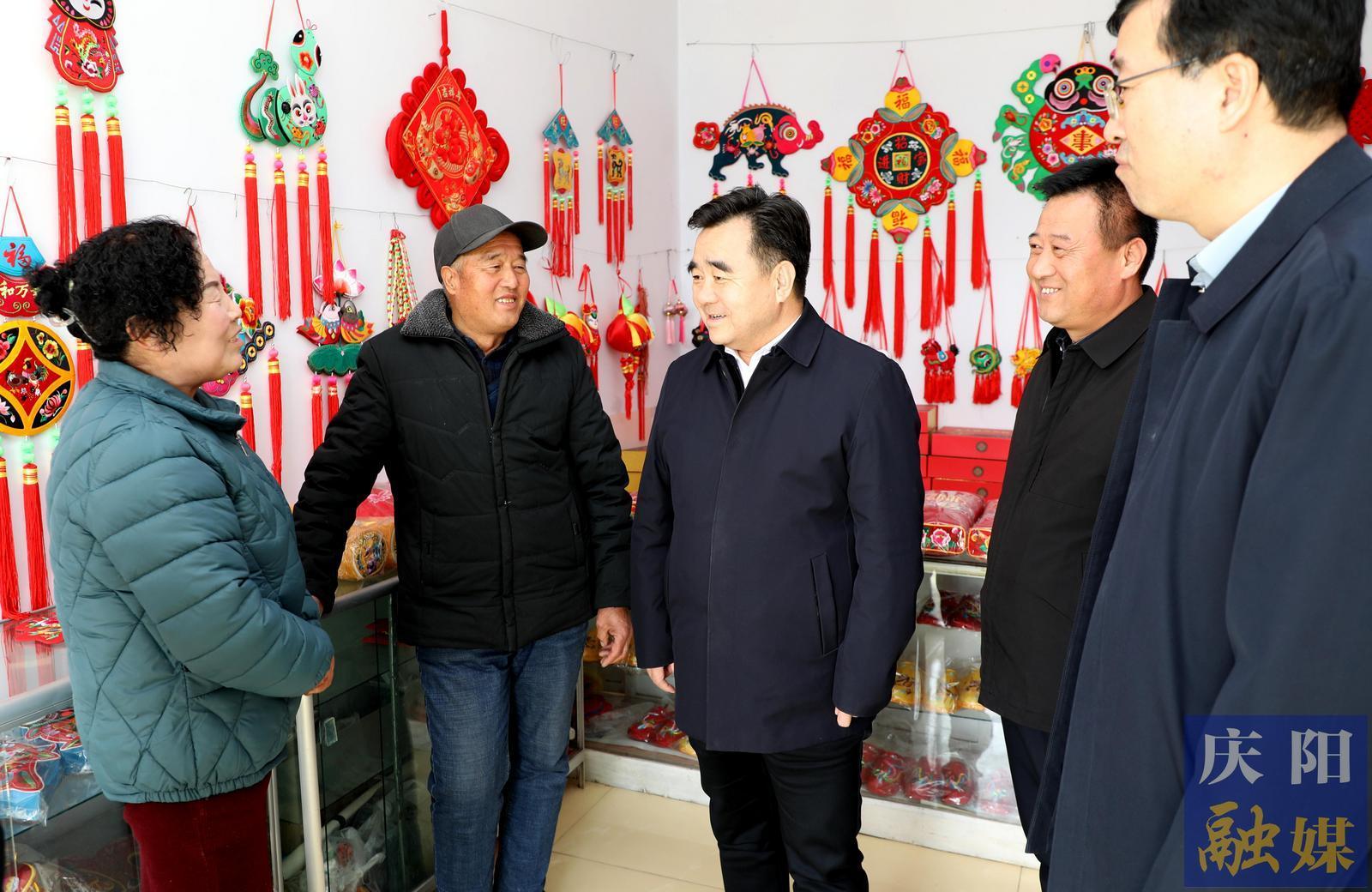 黃澤元在正寧縣調(diào)研時(shí)強(qiáng)調(diào) 更好發(fā)揮資源優(yōu)勢夯實(shí)高質(zhì)量發(fā)展基礎(chǔ) 推動(dòng)農(nóng)文旅深度融合促進(jìn)鄉(xiāng)村全面振興