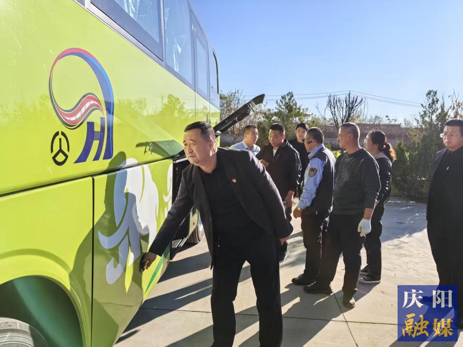 平凡崗位鑄就非凡之路——記合水縣交通運輸集團有限公司職工文武