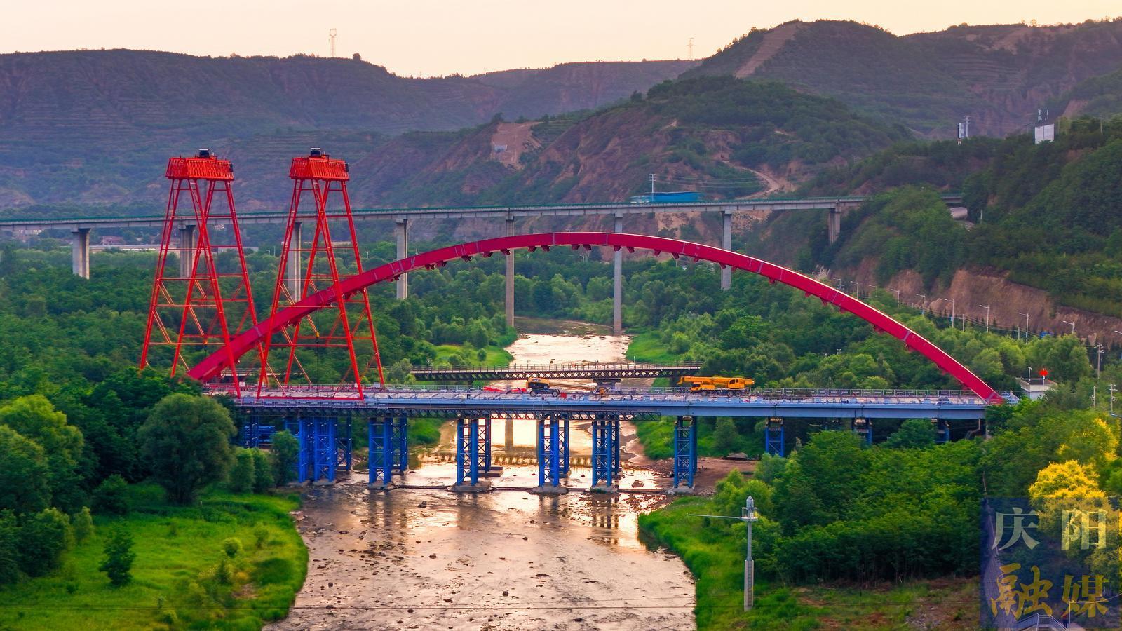 【攝影報(bào)道】寧縣：G244線長(zhǎng)慶橋大橋建設(shè)穩(wěn)步推進(jìn)