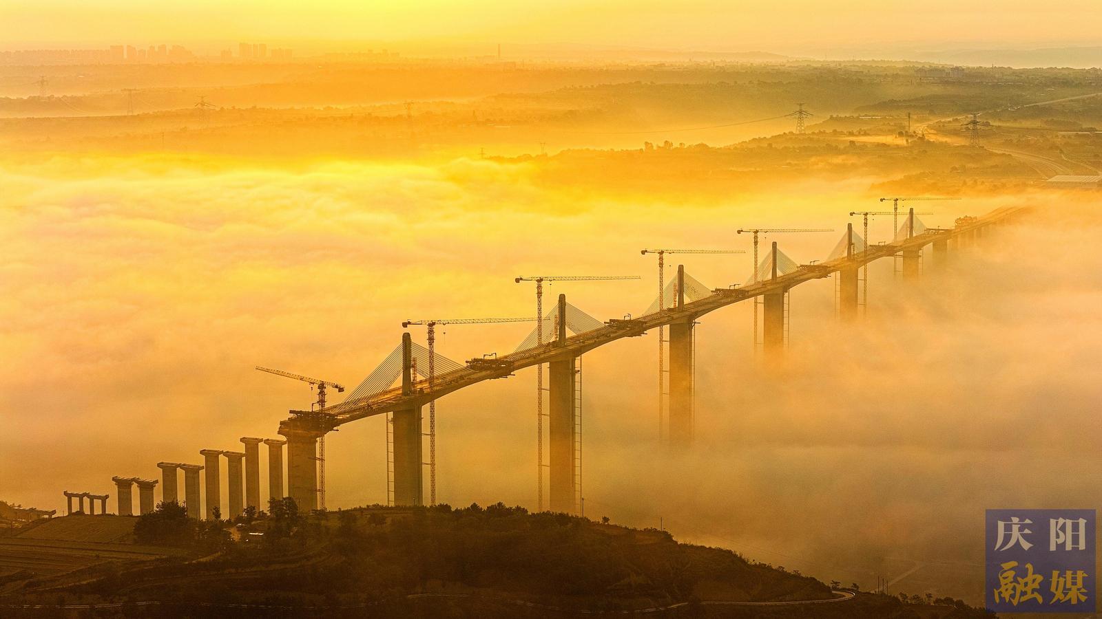 【攝影報道】合水縣：西合公路馬蓮河特大橋建設進入沖刺階段