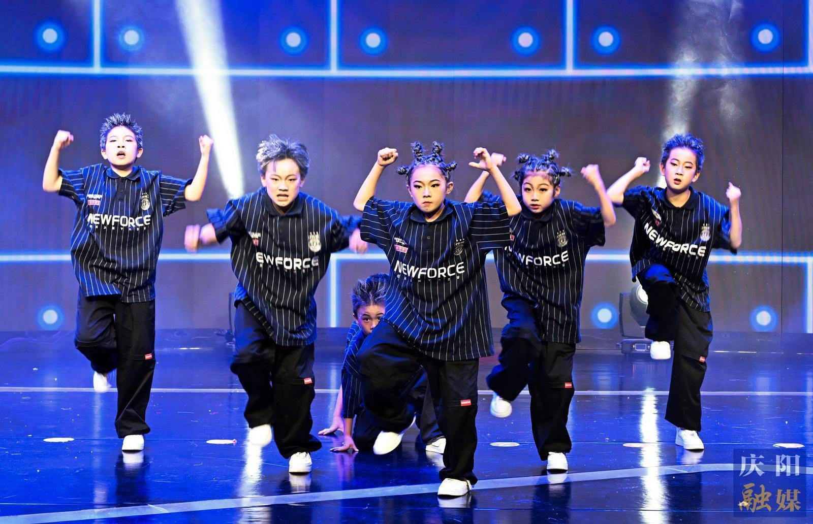 【攝影專題】慶陽首屆少兒街舞齊舞大賽舉行 9支隊伍晉級全國總決賽