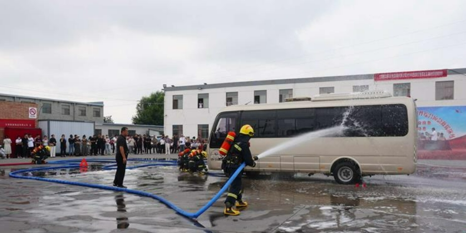 市區(qū)聯(lián)合舉辦2025年道路運輸行業(yè)突發(fā)事件綜合應急救援演練