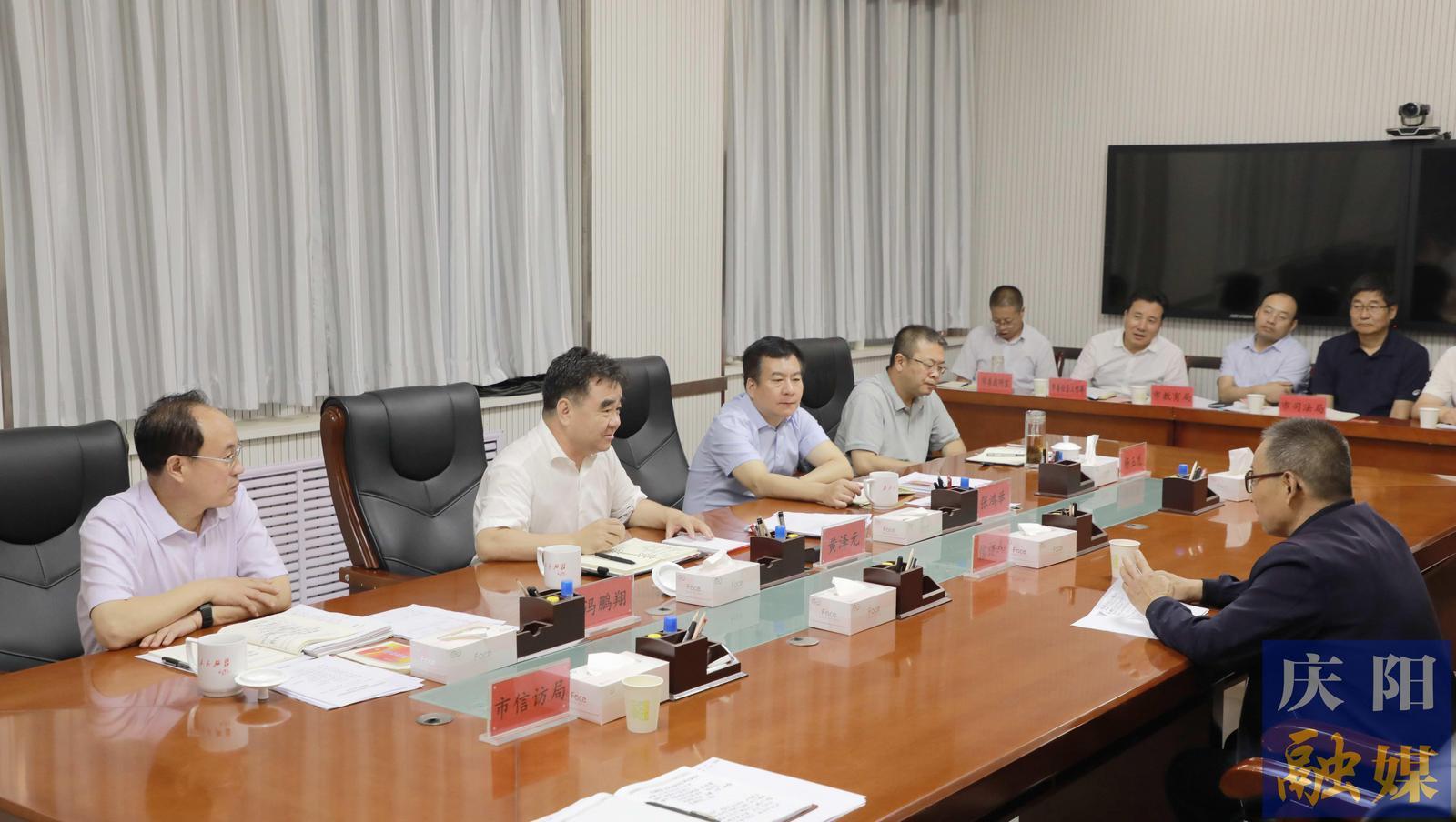 黃澤元在接待來訪群眾時強調  耐心細致解決群眾合理合法訴求  以實際行動回應關切取信于民