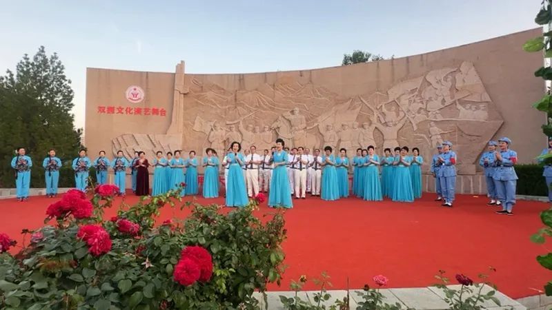 慶陽市西峰區聯合舉辦慶?！鞍艘弧苯ㄜ姽濍p擁文藝晚會