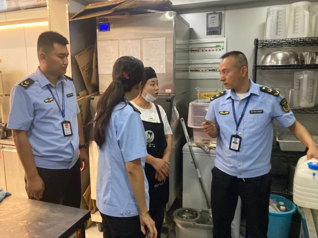 西峰區市場監管局：“隨機查餐廳”守護“舌尖安全”