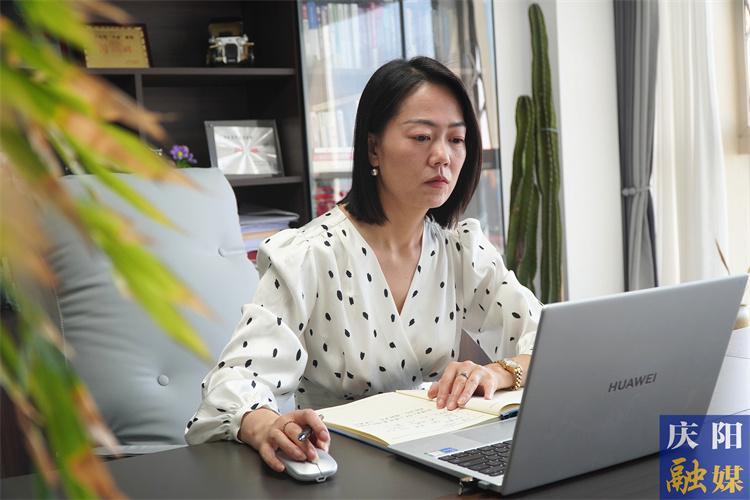 【新擔當 新作為 政協委員在行動】閆琳：巾幗律師綻芳華  履職盡責顯擔當