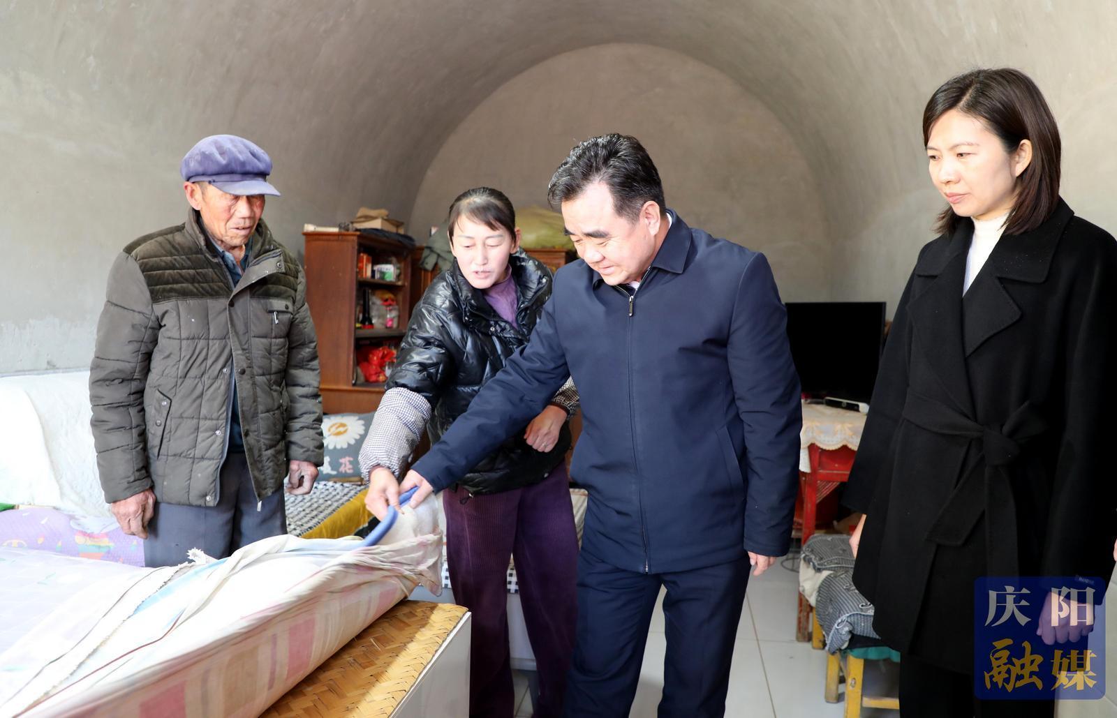 黃澤元在華池縣調研時強調 全力以赴完成全年目標任務 為高質量發展注入強勁動能