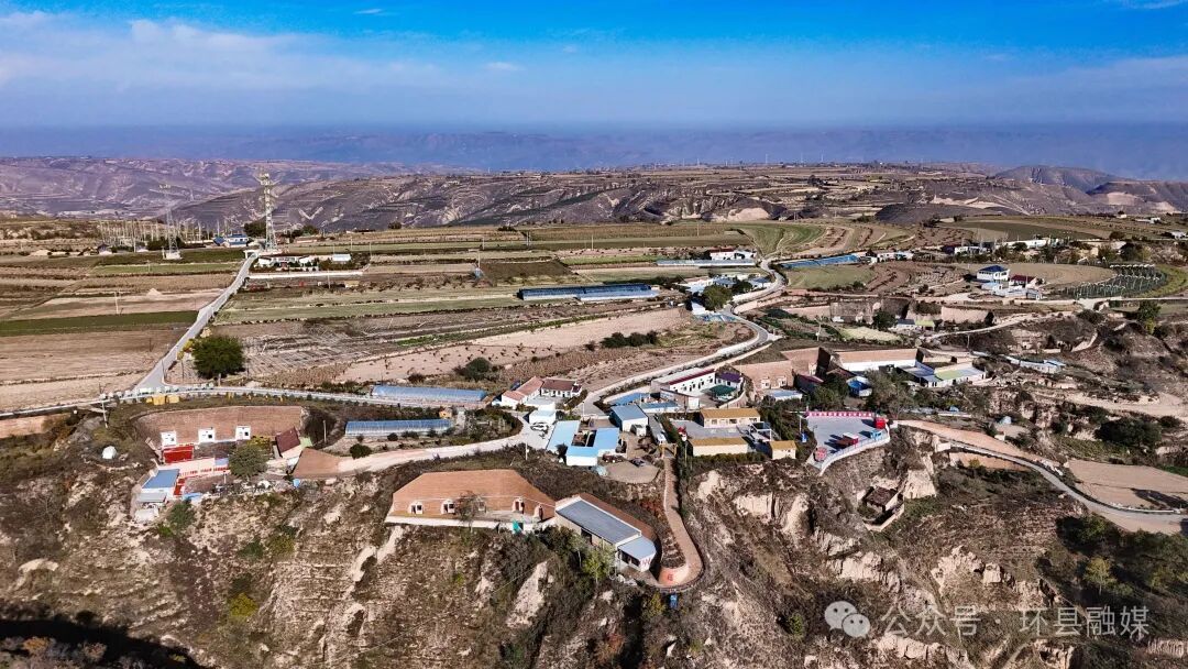 環(huán)縣莊子峁現(xiàn)象解碼——小村莊何以綻放兩朵“中國好人”花？