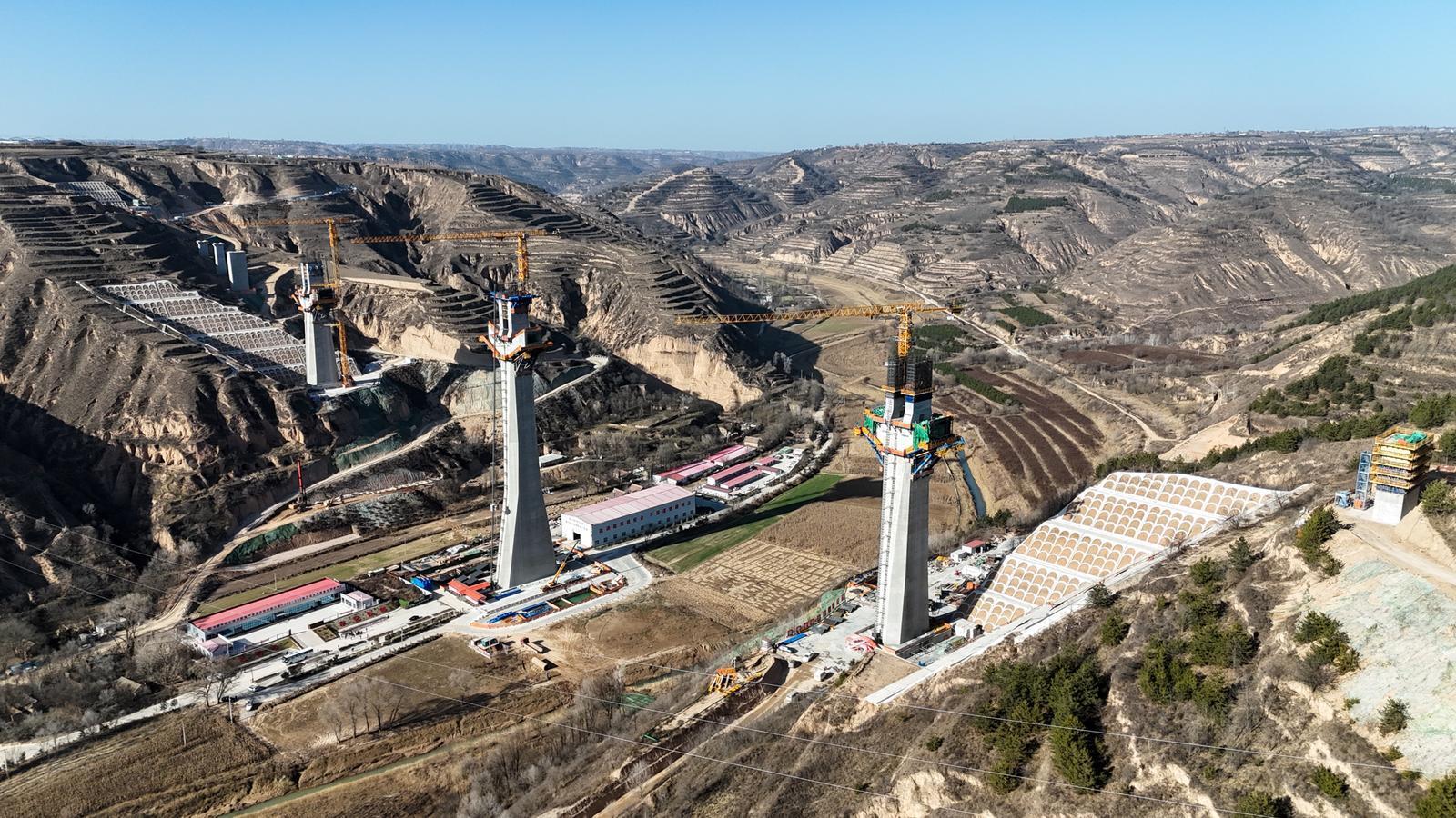 【攝影報道】平慶鐵路蒲河特大橋建設加快推進