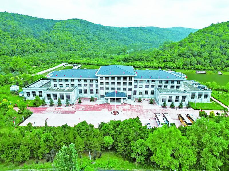 《隴東報》特刊︱重整行裝再出發(fā) 努力建設(shè)全國一流干部學(xué)院 ——寫在甘肅南梁干部學(xué)院建院十周年之際