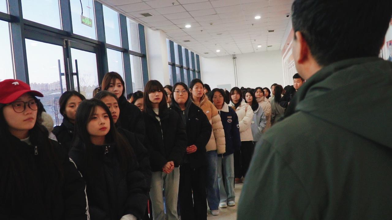 慶陽(yáng)職業(yè)技術(shù)學(xué)院組織學(xué)生沉浸式體驗(yàn)隴劇非遺