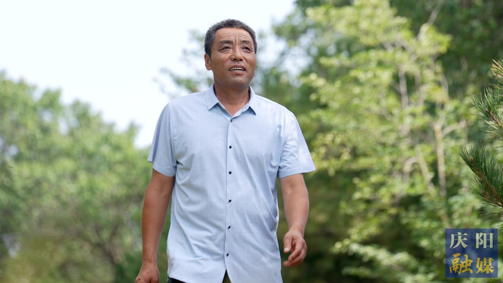 點(diǎn)亮一束光 照亮前行的希望——李含林與他的殘疾人就業(yè)之路