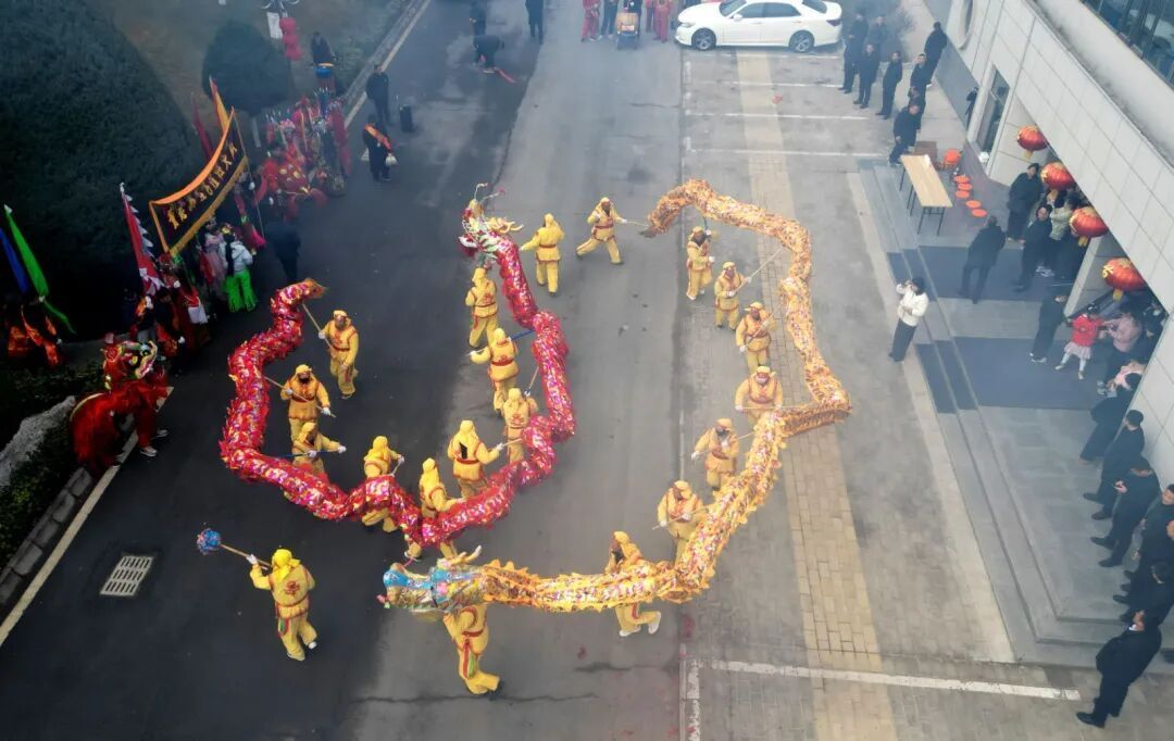 【我們的節日·元宵】西峰區董志鎮：社火表演進機關 新春奮進啟新程