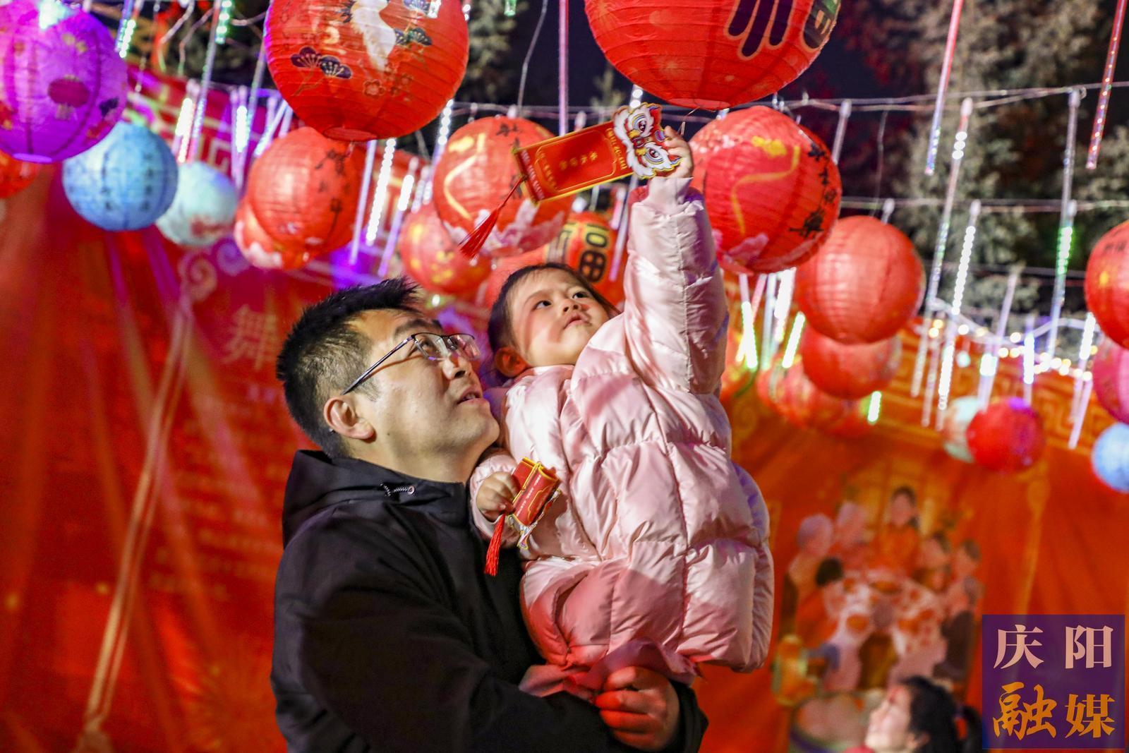 【攝影報道】“金馬迎春賀新歲·張燈結彩慶元宵”2026年慶陽市元宵節燈謎競猜活動舉行