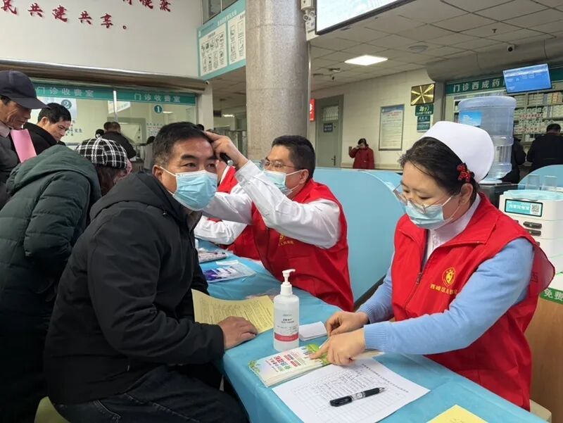 西峰區人民醫院舉辦第27個全國愛耳日宣傳義診活動