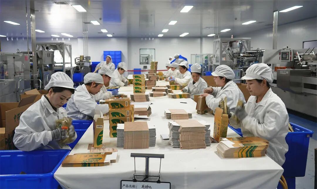 【跑好“第一棒” 力促“開門紅”】西峰藥企研發生產“雙加速”創新驅動“開門紅”