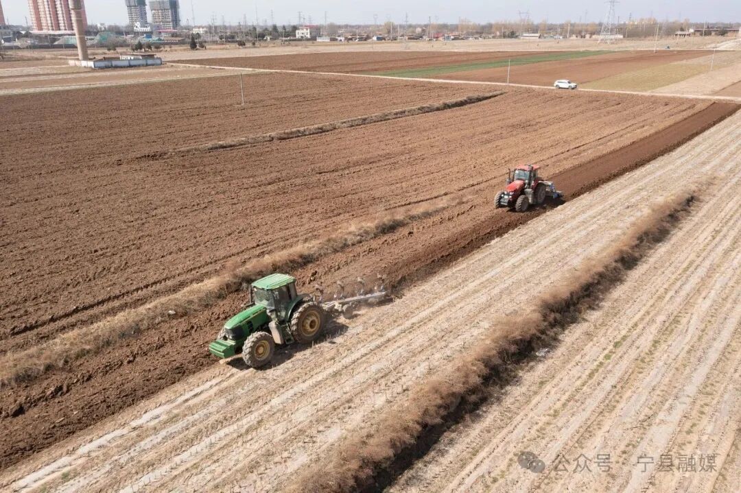 早勝塬上春耕忙 播種“豐”景新希望