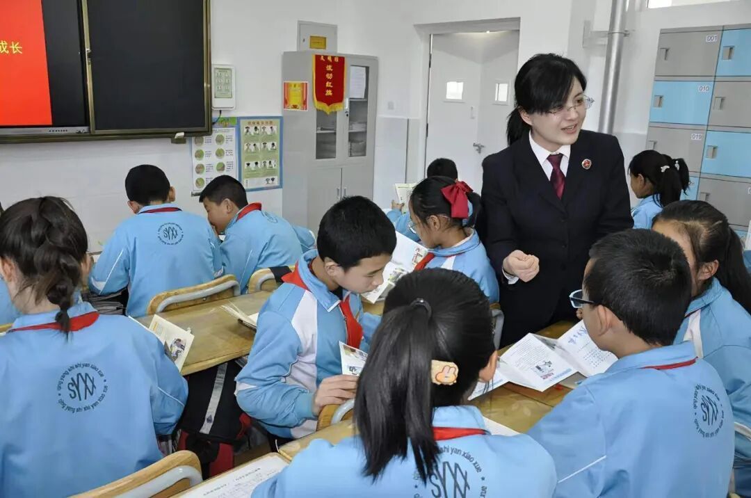 檢徽耀巾幗 初心護未來——慶陽市人民檢察院第七檢察部主任馮海霞