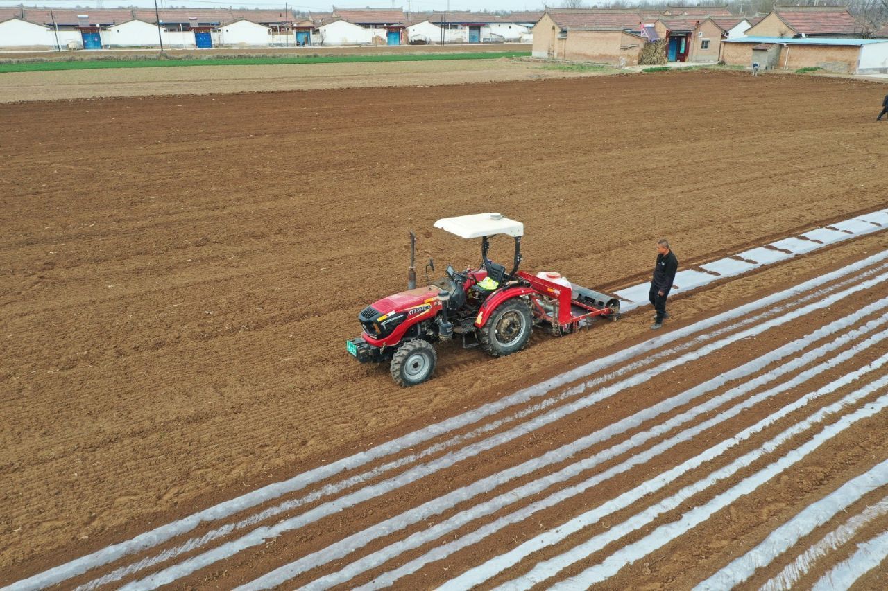 春耕“加速度”！看寧縣的無(wú)人農(nóng)機(jī)如何“慧”種地