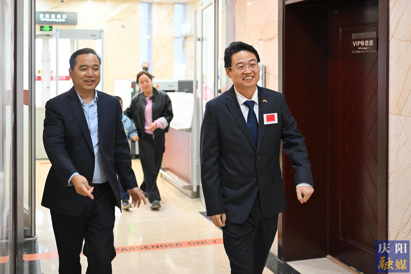 【攝影報道】中國紅十字會第七批援布醫療隊隊長武文斌載譽返慶